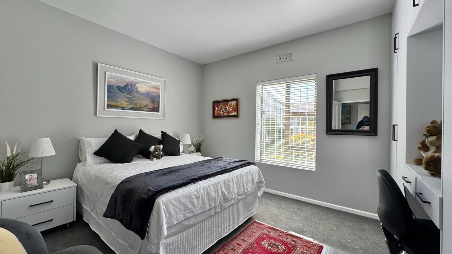 3 Bedroom Property for Sale in Roundhay Western Cape